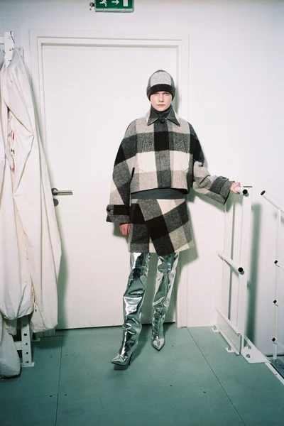 Look 2