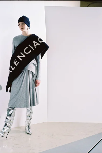 Look 8