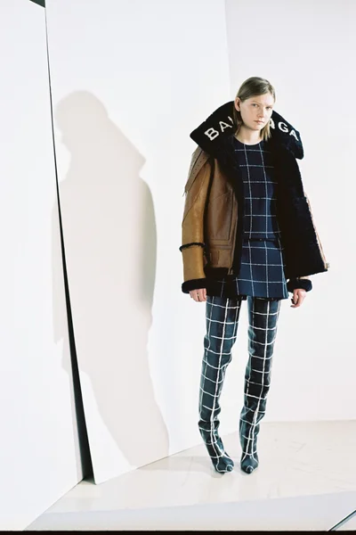 Look 10