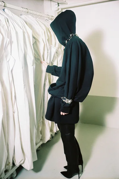Look 17