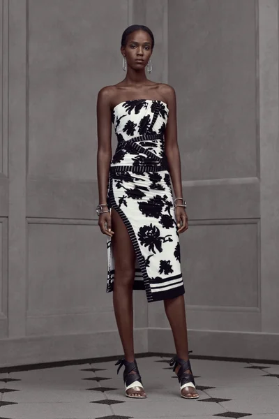 Look 16