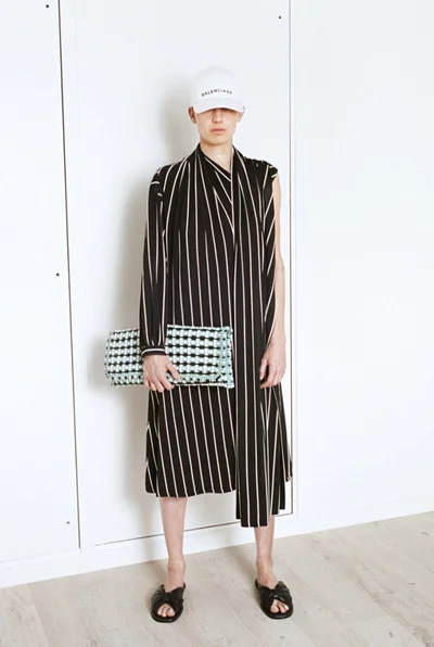 Look 10