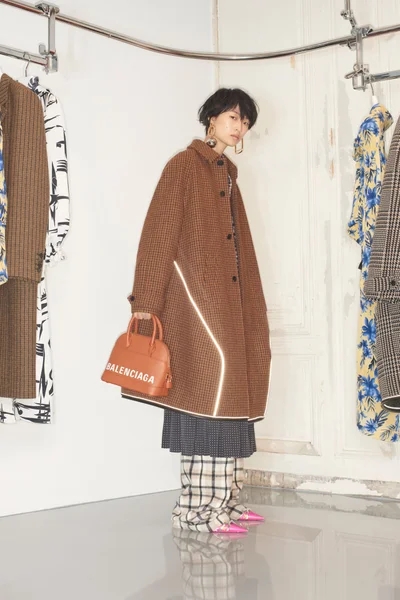 Look 1