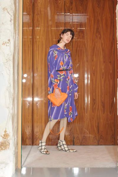 Look 2