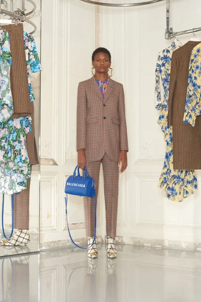 Look 3
