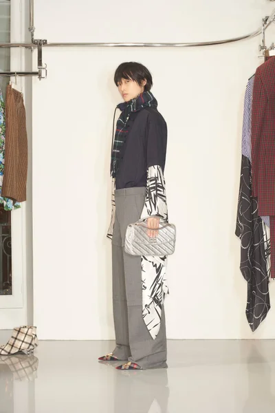 Look 13