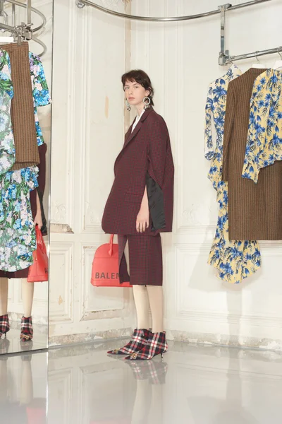 Look 24