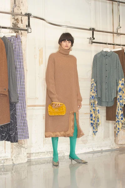 Look 28