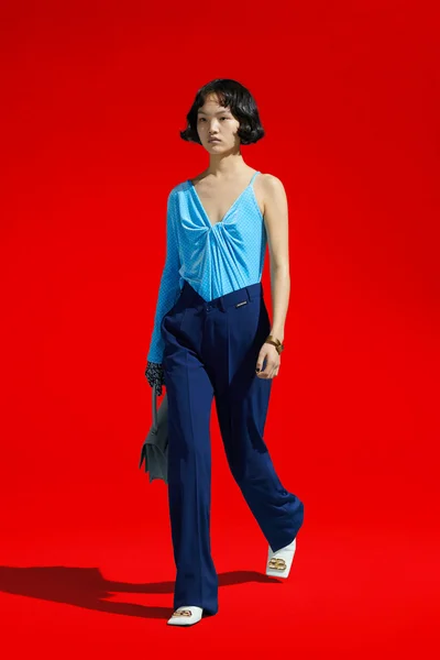 Look 37
