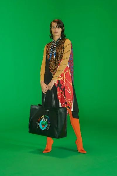 Look 18