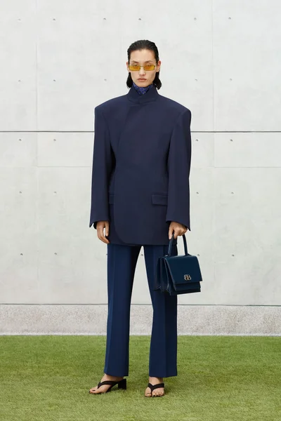 Look 8