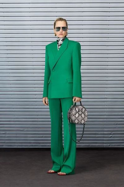 Look 15