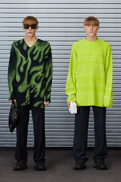 Look 17