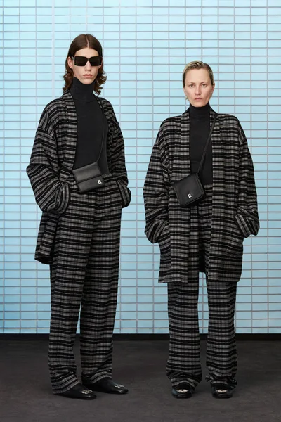 Look 28
