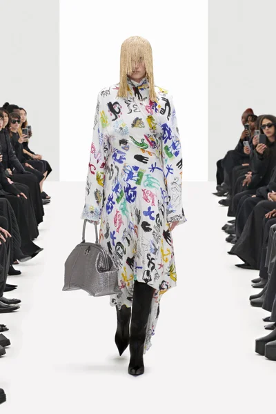 Look 5