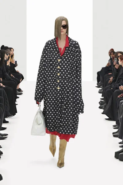 Look 9