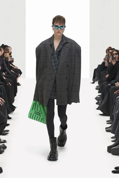 Look 10