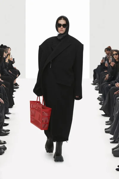 Look 12