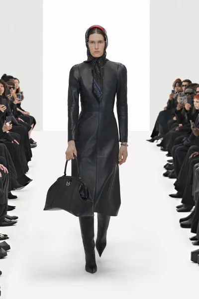 Look 19