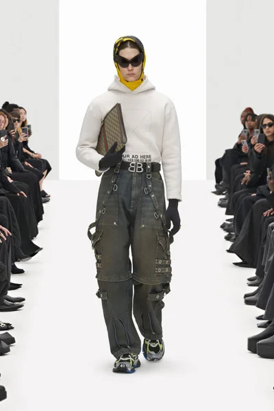 Look 23