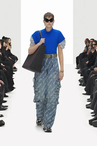 Look 25