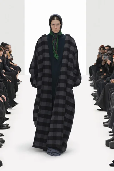 Look 28