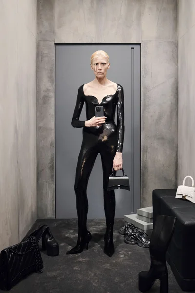 Look 11