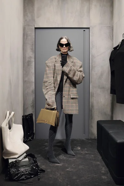Look 17
