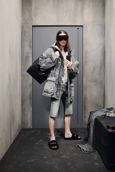 Look 28
