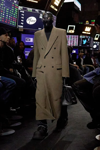 Look 12