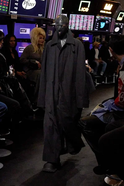 Look 24