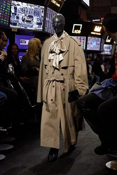 Look 27
