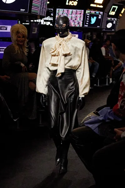Look 29