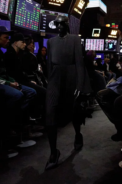 Look 37