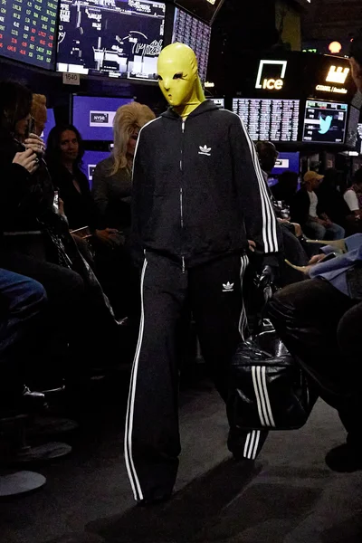 Look 43