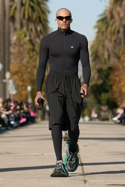 Look 3