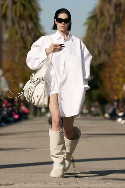 Look 24