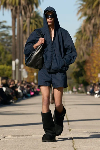 Look 27