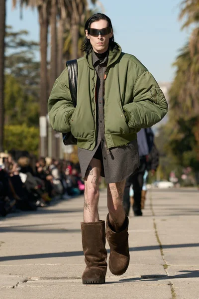 Look 28