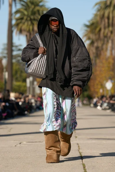 Look 30