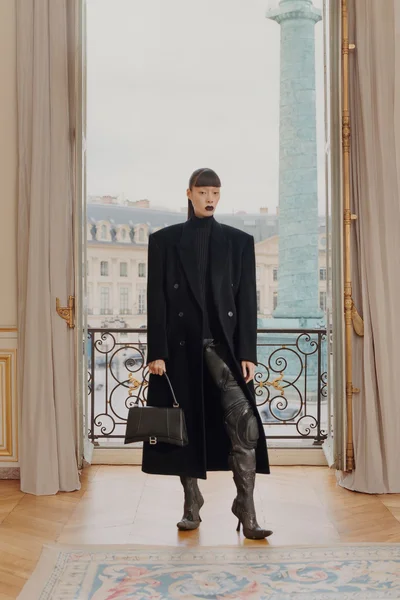Look 11