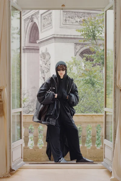 Look 27
