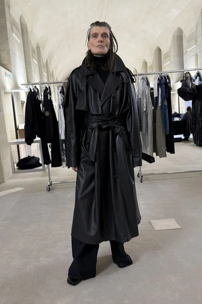 Look 4