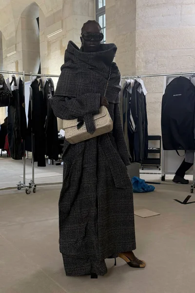 Look 11