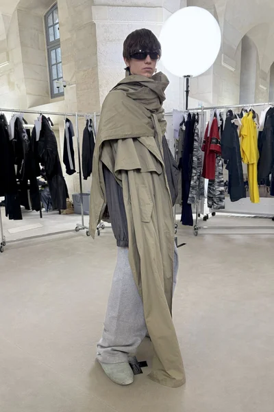 Look 12