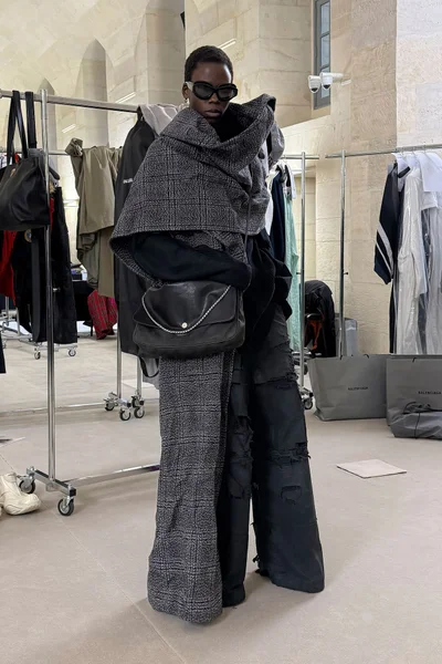 Look 15