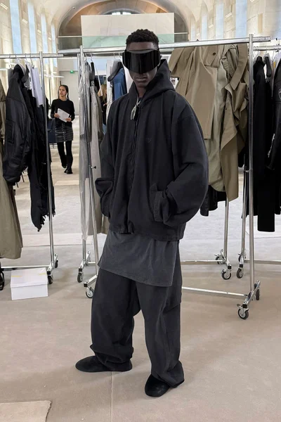 Look 28