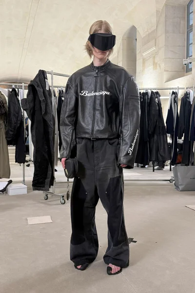 Look 30
