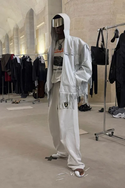 Look 32