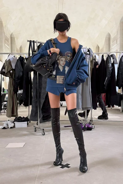 Look 50